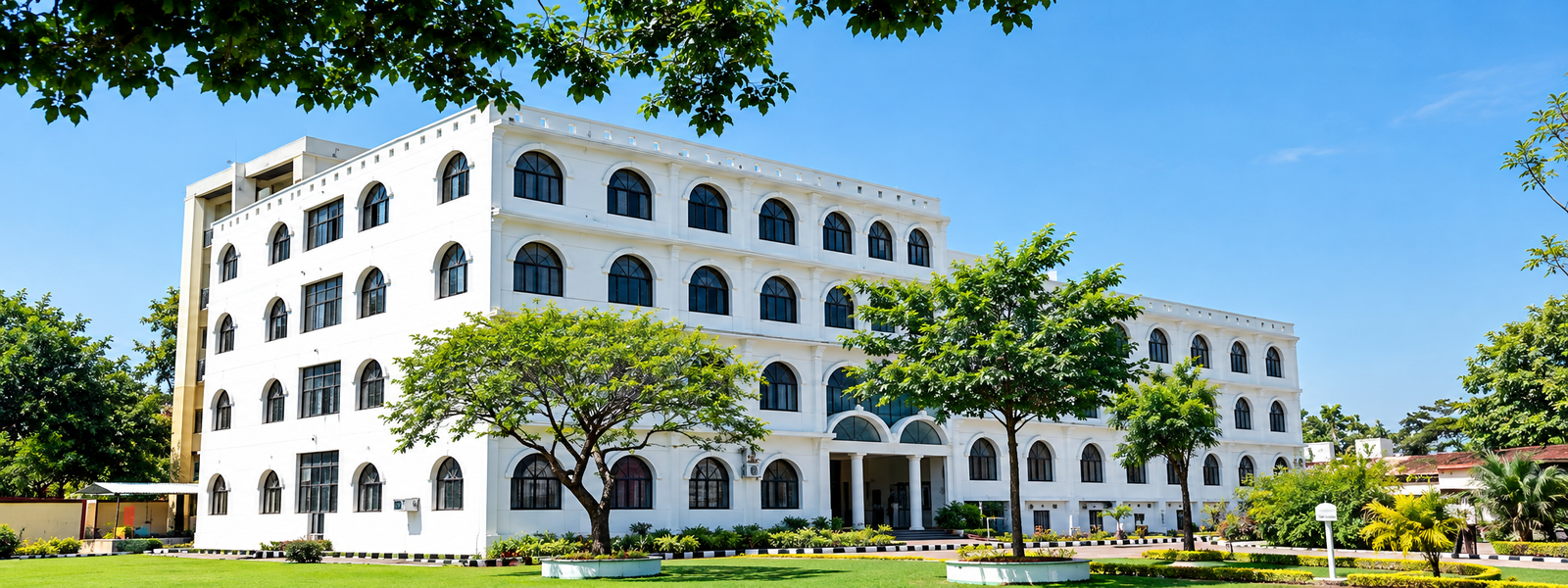 National PG College, Lucknow Campus